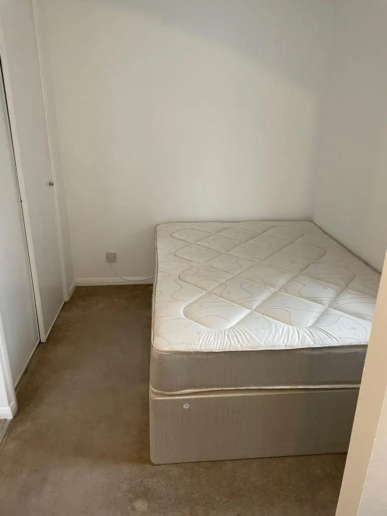 Double room near CANADA WATER 🎉